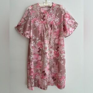 VINTAGE Perri-Ann Peignoir Nylon Short Button Front Floral Robe 70's Loungewear